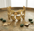 Brazalete Dorado Ancho con Hojas de Ginkgo | Pulsera Rígida de Acero Inoxidable