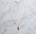 Collar Dorado con Colgante de guindilla Rojo | Colgante de Acero Inoxidable