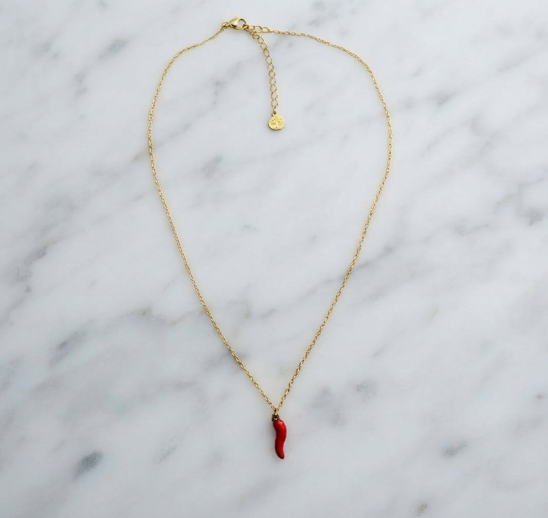 Collar Dorado con Colgante de guindilla Rojo | Colgante de Acero Inoxidable