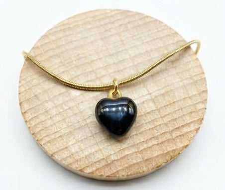 Collar Dorado de Cadena Serpiente con Colgante de Corazón Negro | Collar de Acero Inoxidable
