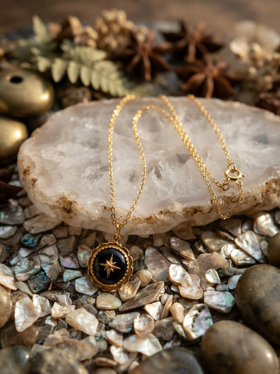 Collar Dorado con Medallón y Estrella Polar | Colgante de Acero Inoxidable